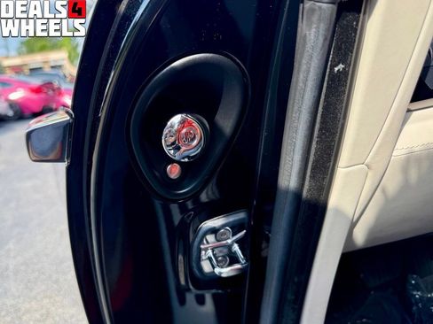 Used 2015 Rolls-Royce Wraith RWD image 15