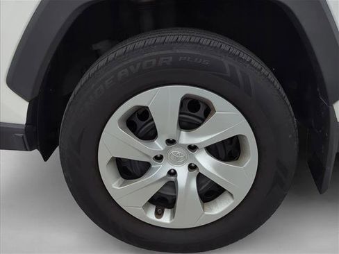 Used 2019 Toyota RAV4 LE image 6