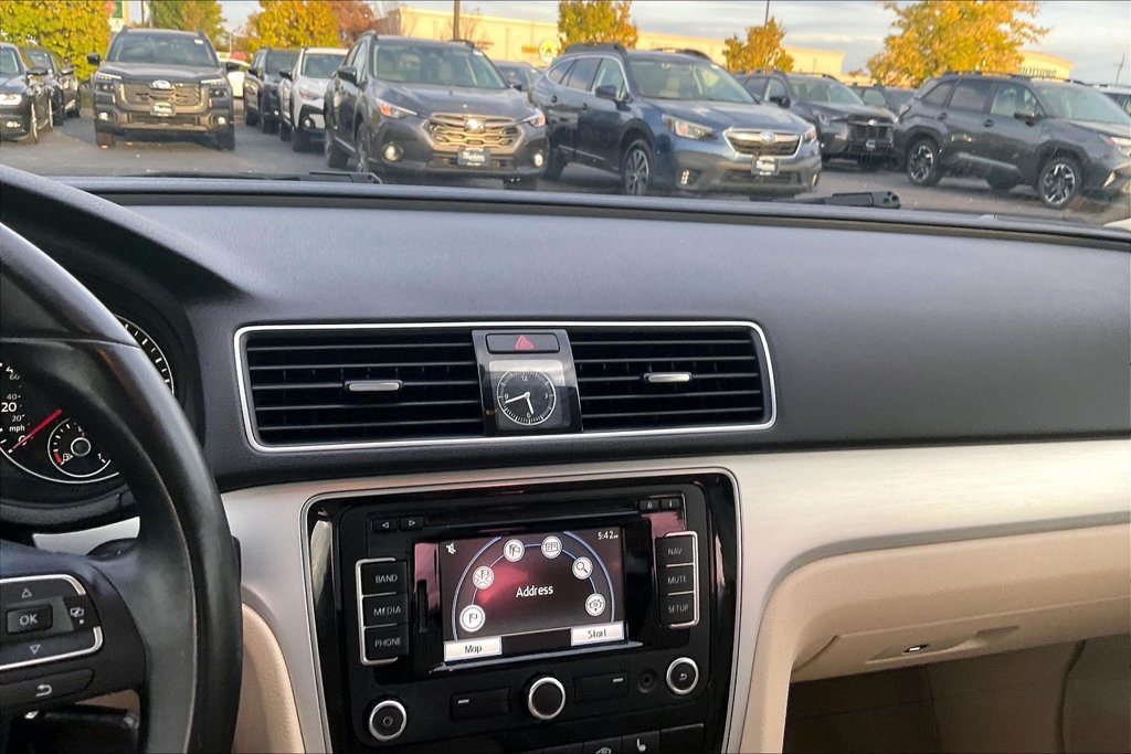 Used 2013 Volkswagen Passat 2.5 SE FWD image 6