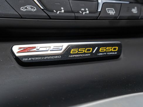 Used 2015 Chevrolet Corvette Z06 w/ 3LZ Preferred Equipment Group image 63