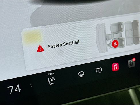 Used 2026 Tesla Model Y AWD image 18