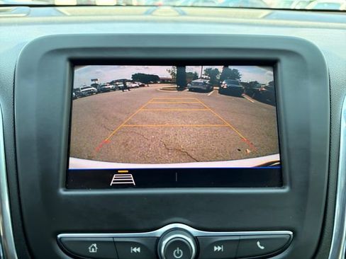 Used 2020 Chevrolet Equinox LT FWD image 13