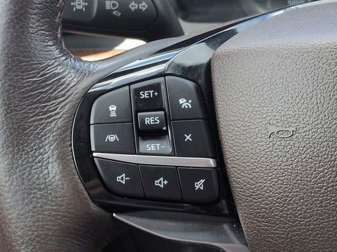 Certified 2022 Ford Explorer King Ranch w/ Technology Package AWD/4WD image 25