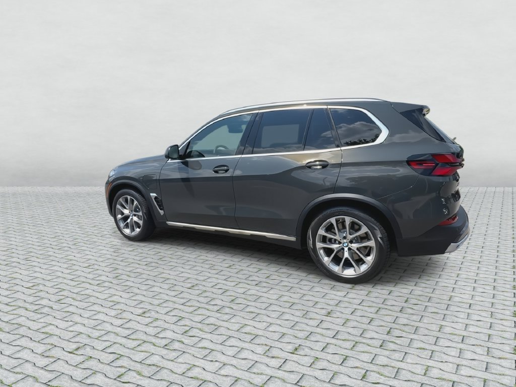 Used 2026 BMW X5 xDrive50e w/ Executive Package AWD/4WD image 6