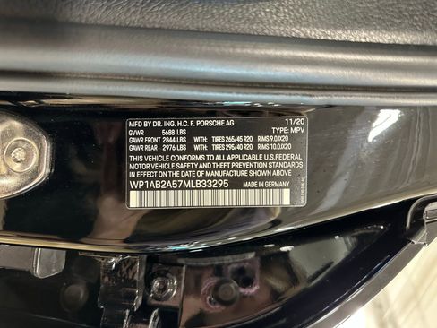 Used 2021 Porsche Macan S image 45