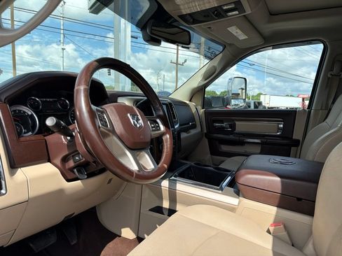 Used 2014 RAM 3500 Laramie w/ Convenience Group AWD/4WD image 32