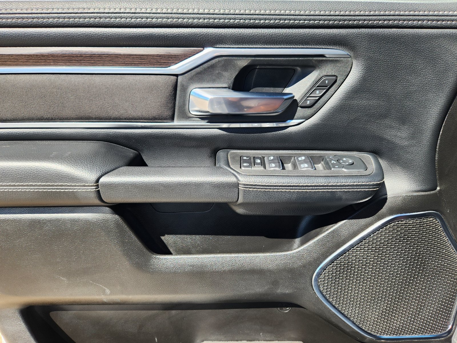 Used 2026 RAM 1500 Laramie AWD/4WD image 33