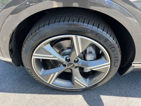 Used 2025 Genesis GV80 2.5T Prestige AWD/4WD image 12