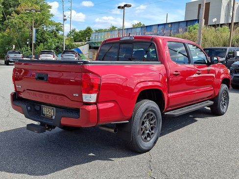 Used 2016 Toyota Tacoma SR w/ Towing Package AWD/4WD image 6