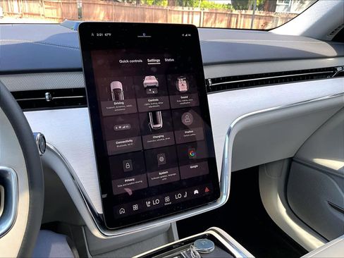 Used 2025 Volvo EX90 Ultra AWD/4WD image 38