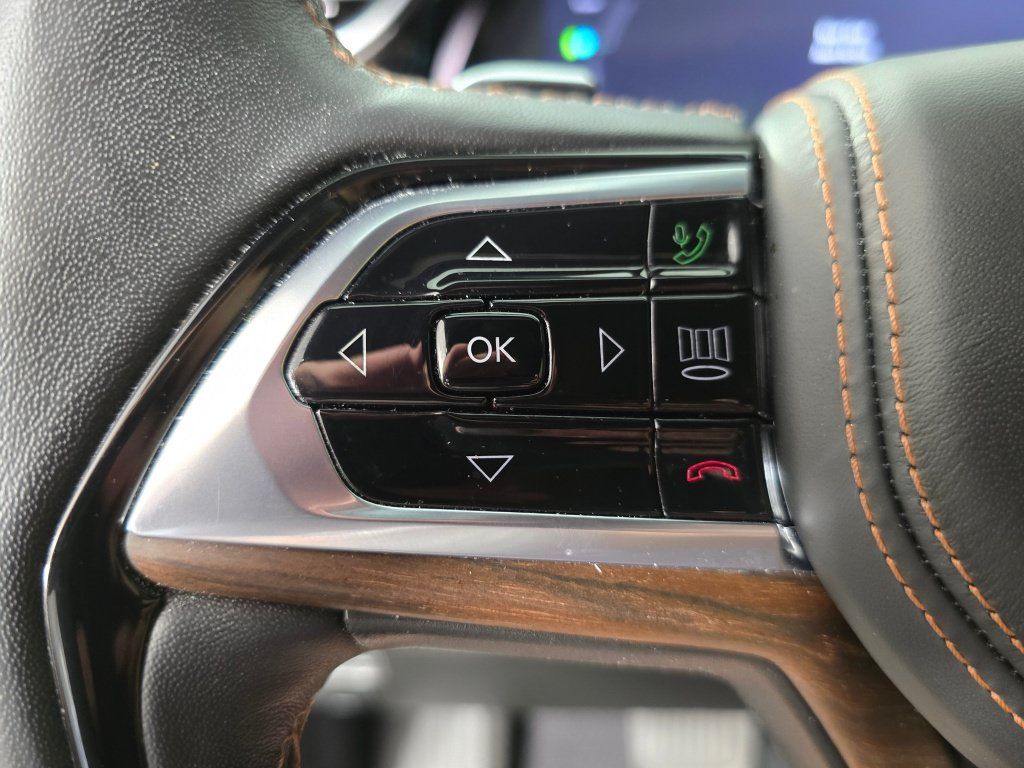 Used 2023 Jeep Grand Cherokee Summit w/ Rear Seat Video Group I AWD/4WD image 25