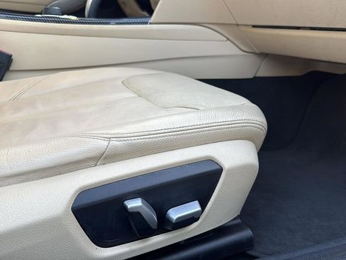 Used 2018 BMW 320i Sedan image 23