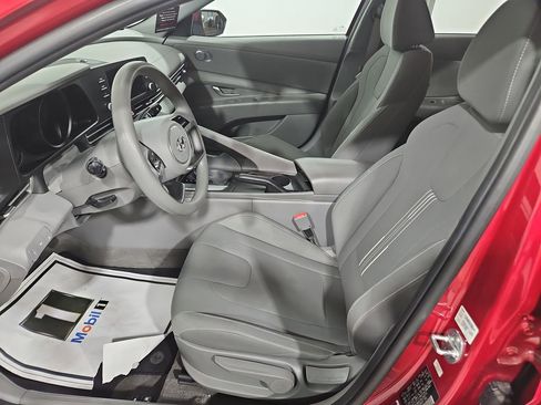 Certified 2022 Hyundai Elantra SEL FWD image 11