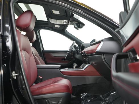Certified 2025 MAZDA CX-70 Plug-In Hybrid w/ Premium Plus AWD/4WD image 11