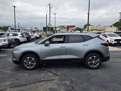 Used 2025 Chevrolet Blazer LT FWD image 4
