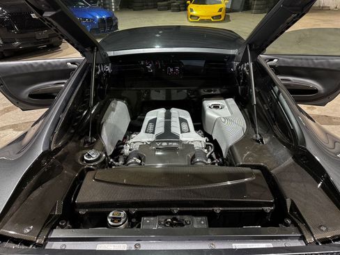 Used 2009 Audi R8 V8 image 18