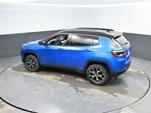 Used 2025 Jeep Compass Limited image 39