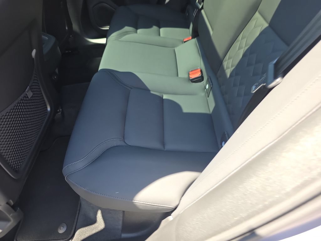 Certified 2026 Volvo XC60 B5 Plus w/ Protection Package Premier AWD/4WD image 18