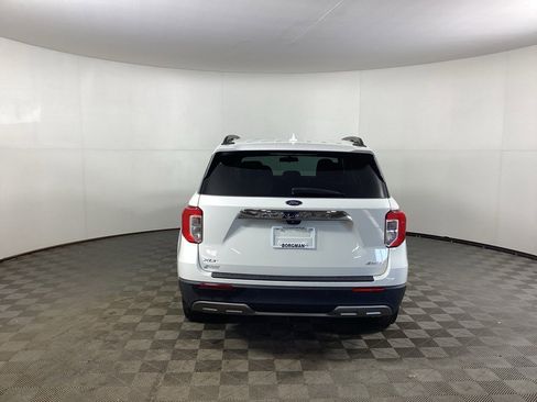 Used 2022 Ford Explorer XLT w/ Equipment Group 202A image 3