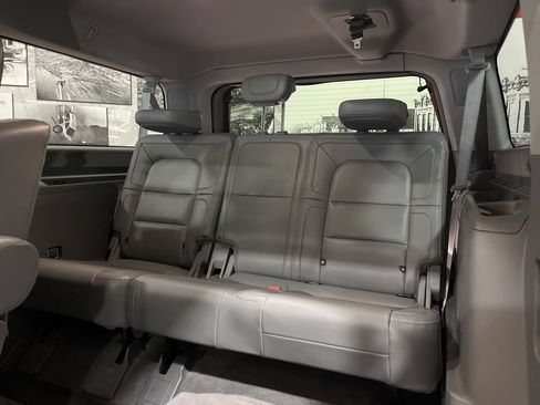 Used 2021 Lincoln Navigator L Reserve w/ Luxury Package AWD/4WD image 25