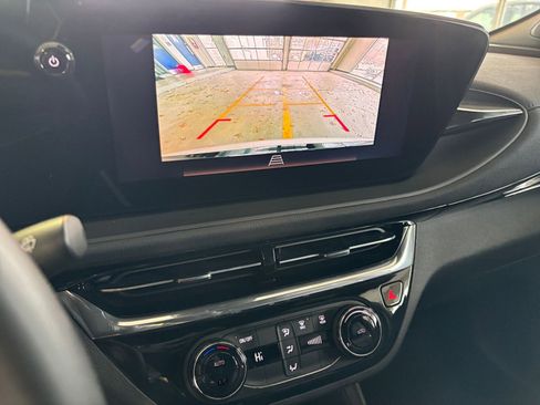 Used 2025 Buick Envista Sport Touring image 18