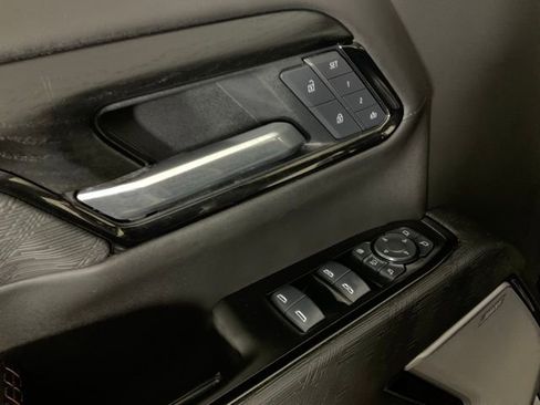 Used 2025 GMC Sierra 2500 AT4X image 28