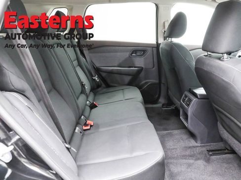 Used 2023 Nissan Rogue S image 24