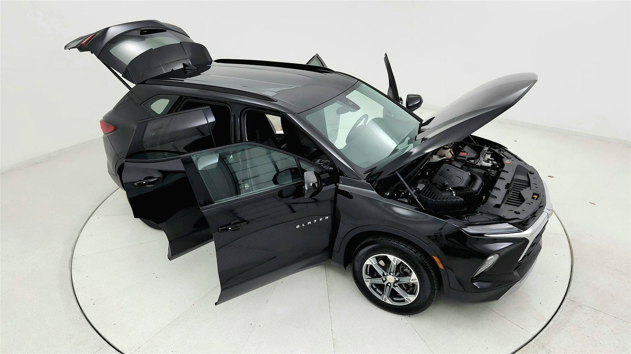 Used 2024 Chevrolet Blazer LT w/ Convenience Package FWD image 24