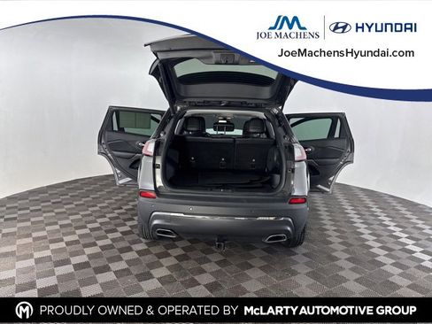 Used 2019 Jeep Cherokee Limited image 17