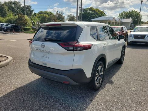 Certified 2022 Nissan Rogue SV FWD image 3