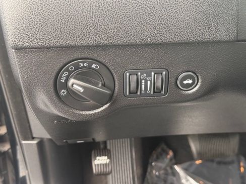 Used 2023 Dodge Charger SXT RWD image 15