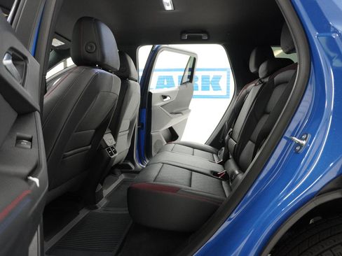 New 2026 Chevrolet Equinox RS w/ Convenience Package III FWD image 32