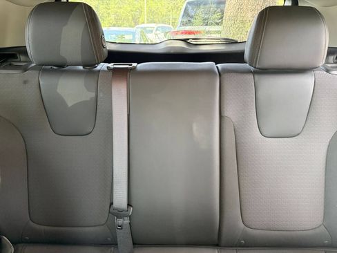 Used 2025 Buick Encore GX Preferred FWD image 32