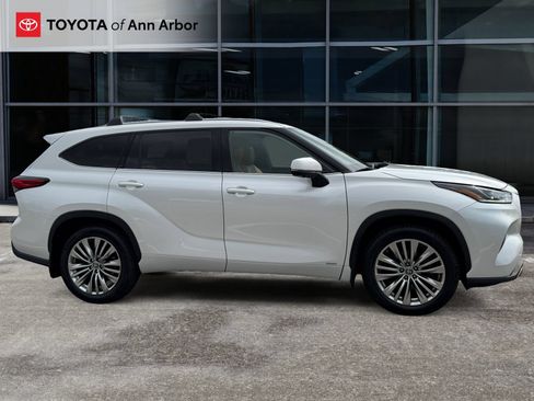 Used 2023 Toyota Highlander Platinum AWD/4WD image 13