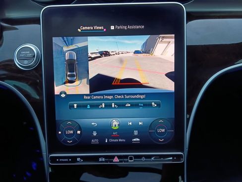 Used 2023 Mercedes-Benz C 300 4MATIC Sedan image 9