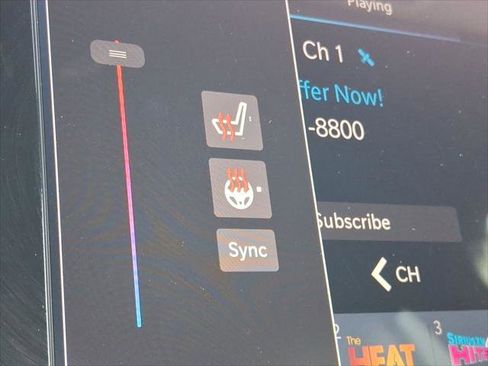 Used 2025 Chrysler Pacifica Select image 19