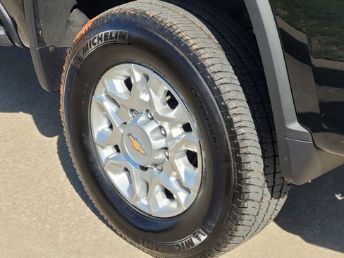 Used 2024 Chevrolet Silverado 2500 LTZ w/ LTZ Convenience Package image 7