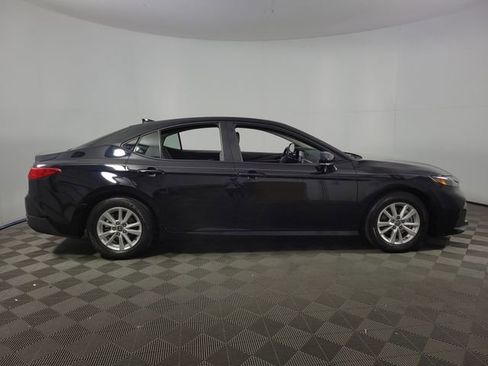 Used 2025 Toyota Camry LE w/ Convenience Package FWD image 10