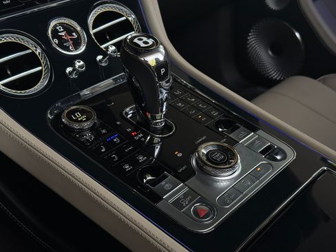 Used 2020 Bentley Continental GT V8 AWD/4WD image 36