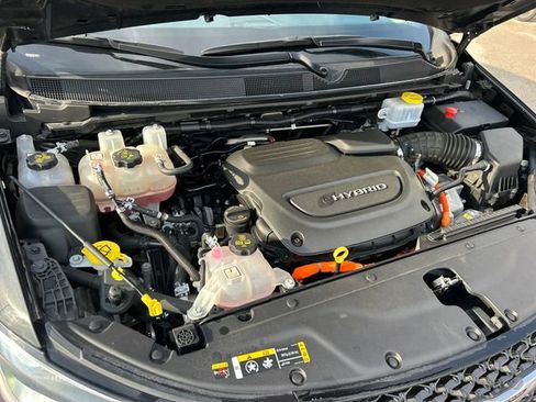 Used 2022 Chrysler Pacifica Touring-L image 37