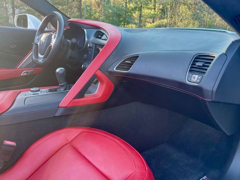 Used 2015 Chevrolet Corvette Z06 w/ 3LZ Preferred Equipment Group image 40