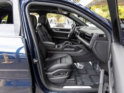 Certified 2024 Porsche Cayenne AWD/4WD image 56