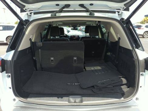 Certified 2026 Nissan Pathfinder SL w/ SL Premium Package FWD image 19