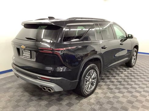 Used 2024 Chevrolet Traverse LT FWD image 17