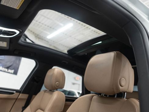 Used 2024 Porsche Macan S AWD/4WD image 7