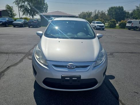 Used 2013 Ford Fiesta SE image 3