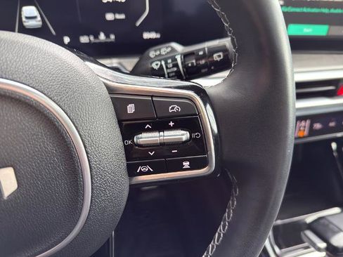 Used 2025 Kia Sorento SX image 21