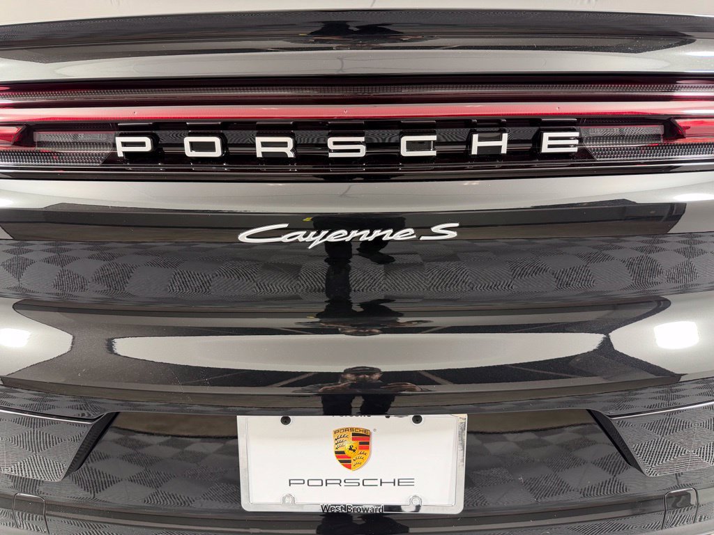 Used 2026 Porsche Cayenne S AWD/4WD image 14
