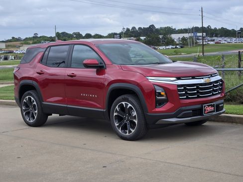 New 2026 Chevrolet Equinox LT w/ Convenience Package II AWD/4WD image 1
