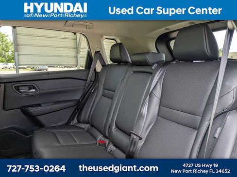 Used 2024 Nissan Rogue SV w/ SV Premium Package AWD/4WD image 16
